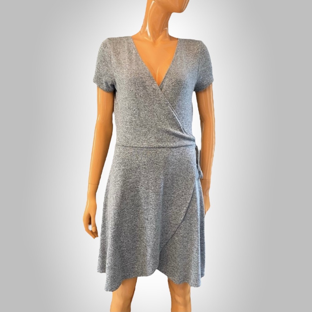 FOREVER 21 Faux Wrap Fit and Flare Knit Dress Rayon Blend